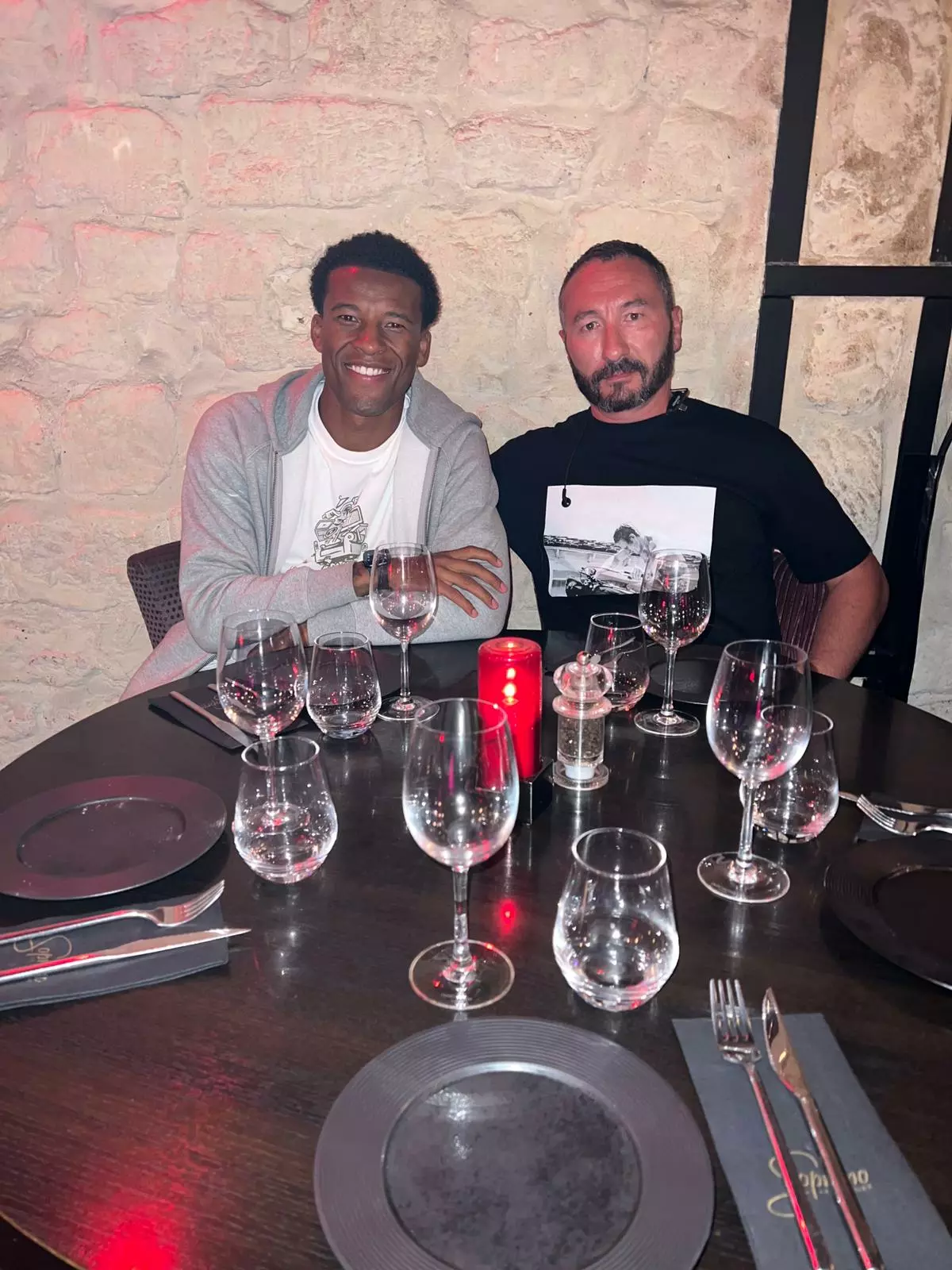 Selena Gomezau Restaurant Italien Soprano Le Vésinet à Paris